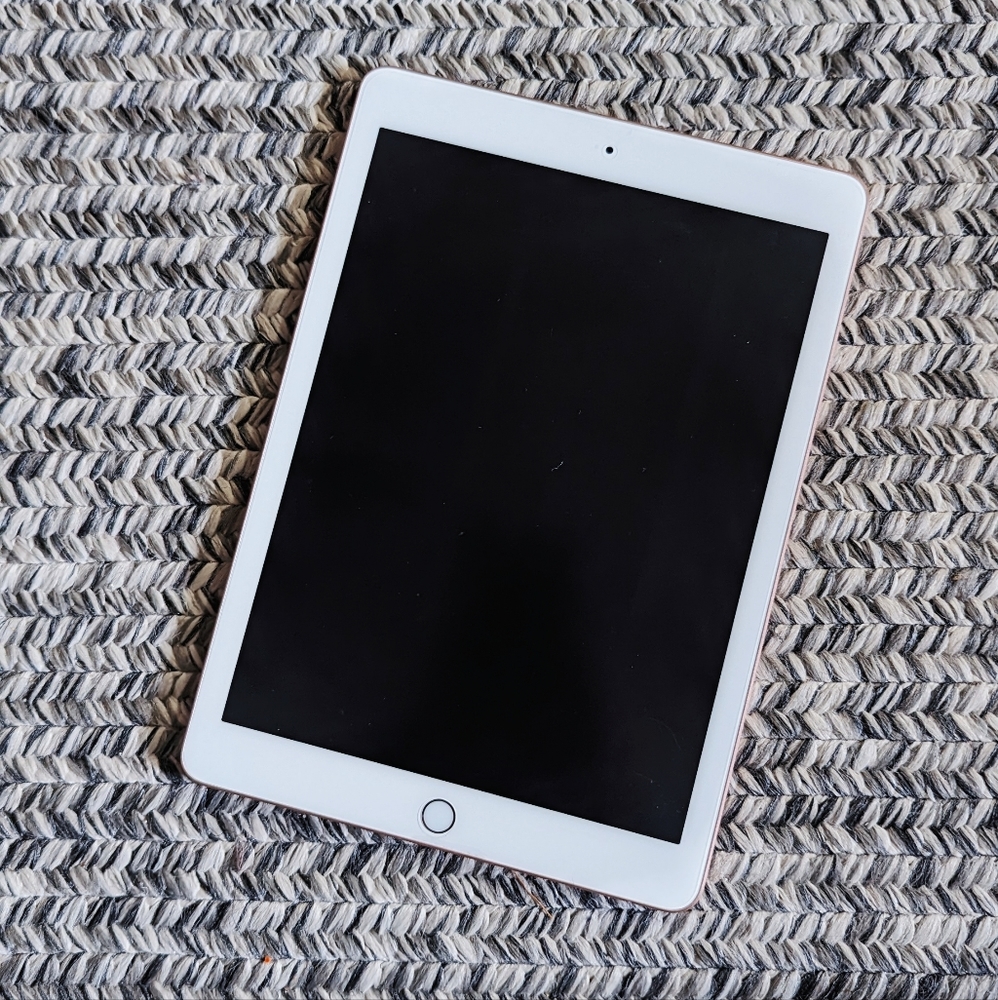 Apple Gold 6th Generation iPad 32GB